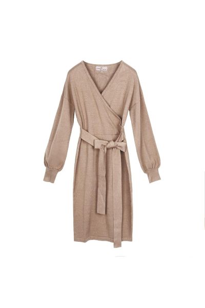Robe en maille avec ceinture